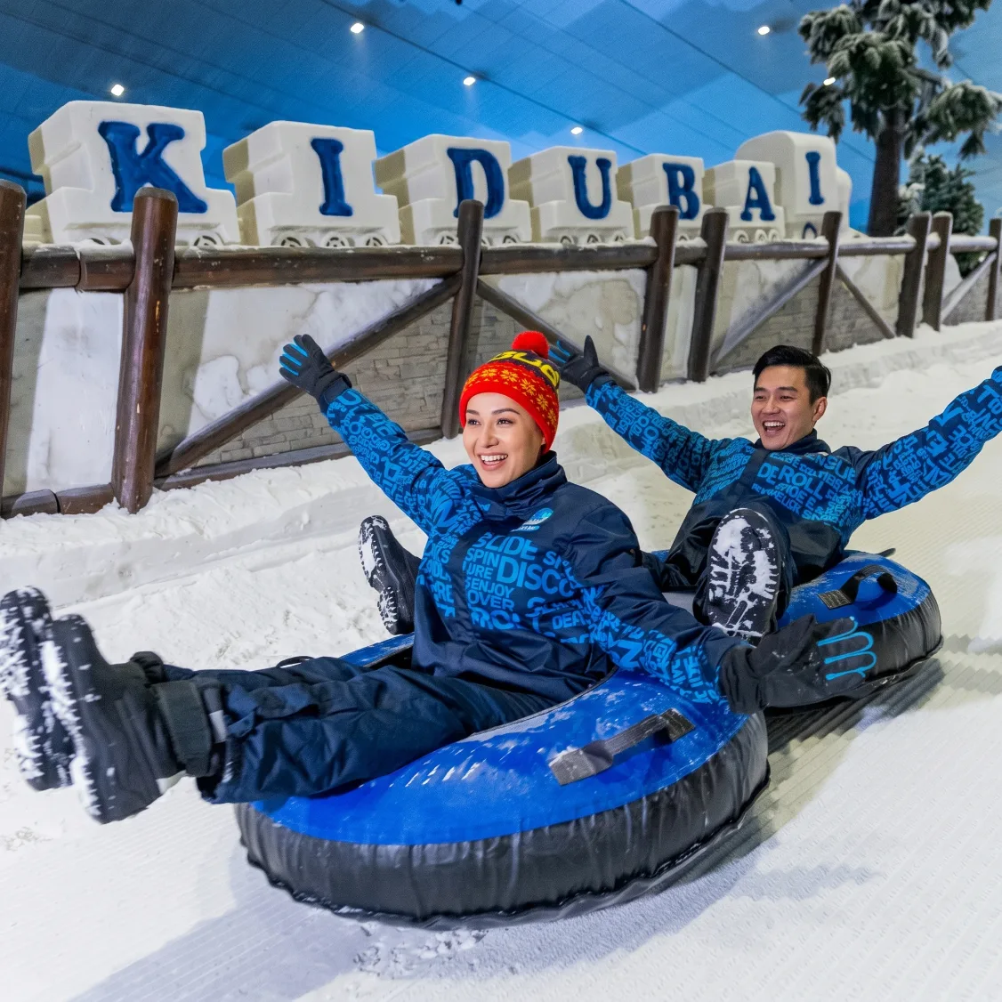 Ski Dubai two people having fun